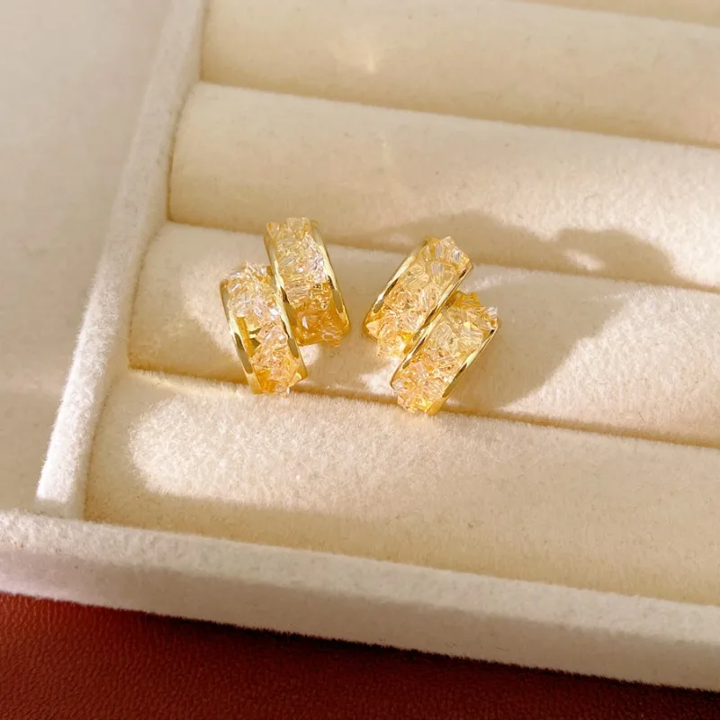 

Luxury Champagne CZ C-shaped Stud Earrings For Women Niche Design Zircon Earrings Versatile Commuting Jewelry Gift