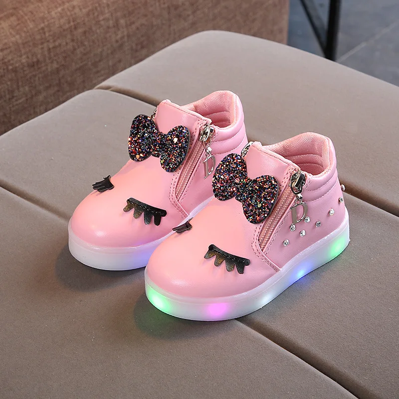 Kids Fashion LED Light-up Shoes Girls Glowing Light Shoes Spring And Autumn Children\'s Casual Sneakers Kids Shiny Light Sneakers