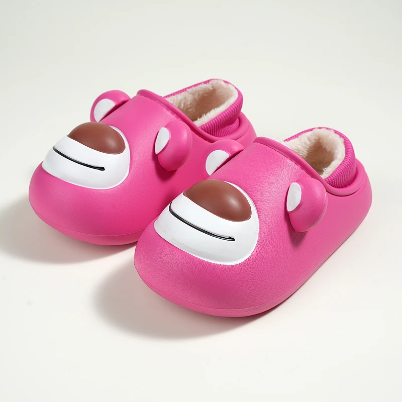 شباشب قطنية لطيفة للأطفال 2025 شتاء دافئ كارتون صبي وفتاة موضة مضادة للانزلاق يمكن ارتداؤها في الهواء الطلق