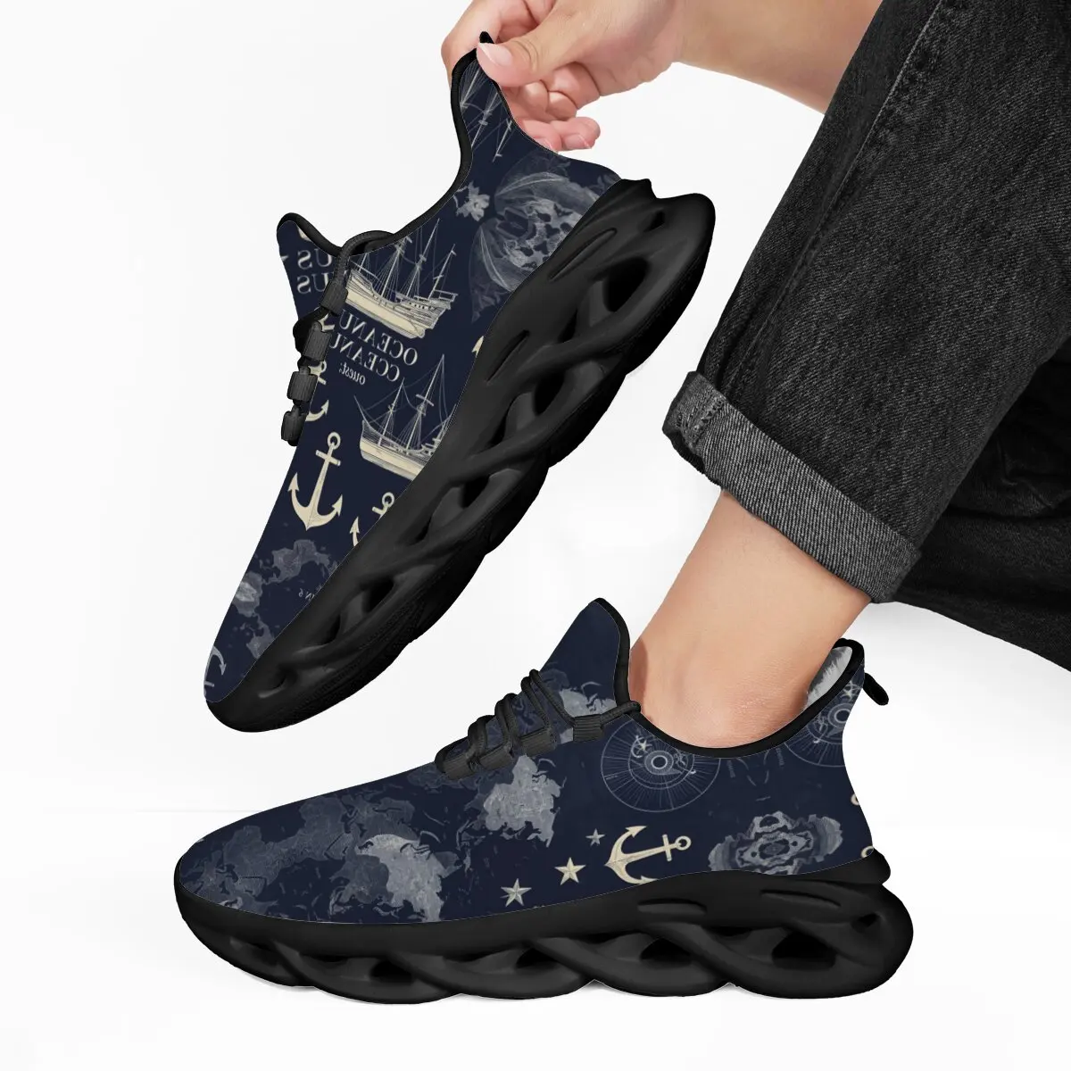 

Спортивная обувь для мужчин и женщин на флисовой подкладке, карта мира, якорь, звезды, компас, принт, удобные белые прогулочные мужские кроссовки