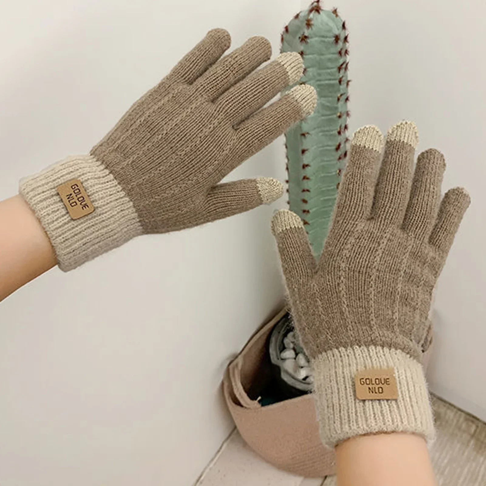 Thermal Knit Touchscreen Gloves Windproof Solid Color with Touchscreen Texting Gloves for Cold Weather Protect Hands