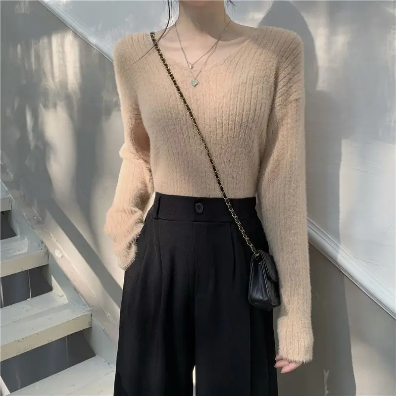 New Winter Knitted Sweater Women's Warm Bottoming Shirt V-neck Imitation Mink Top Korean