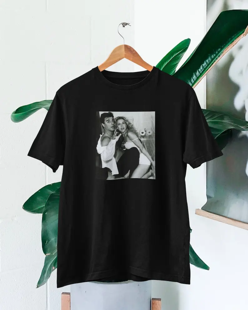 Iconic Carrie Bradshaw and Mr. Big Photo  Sex and The City Fans T-shirt