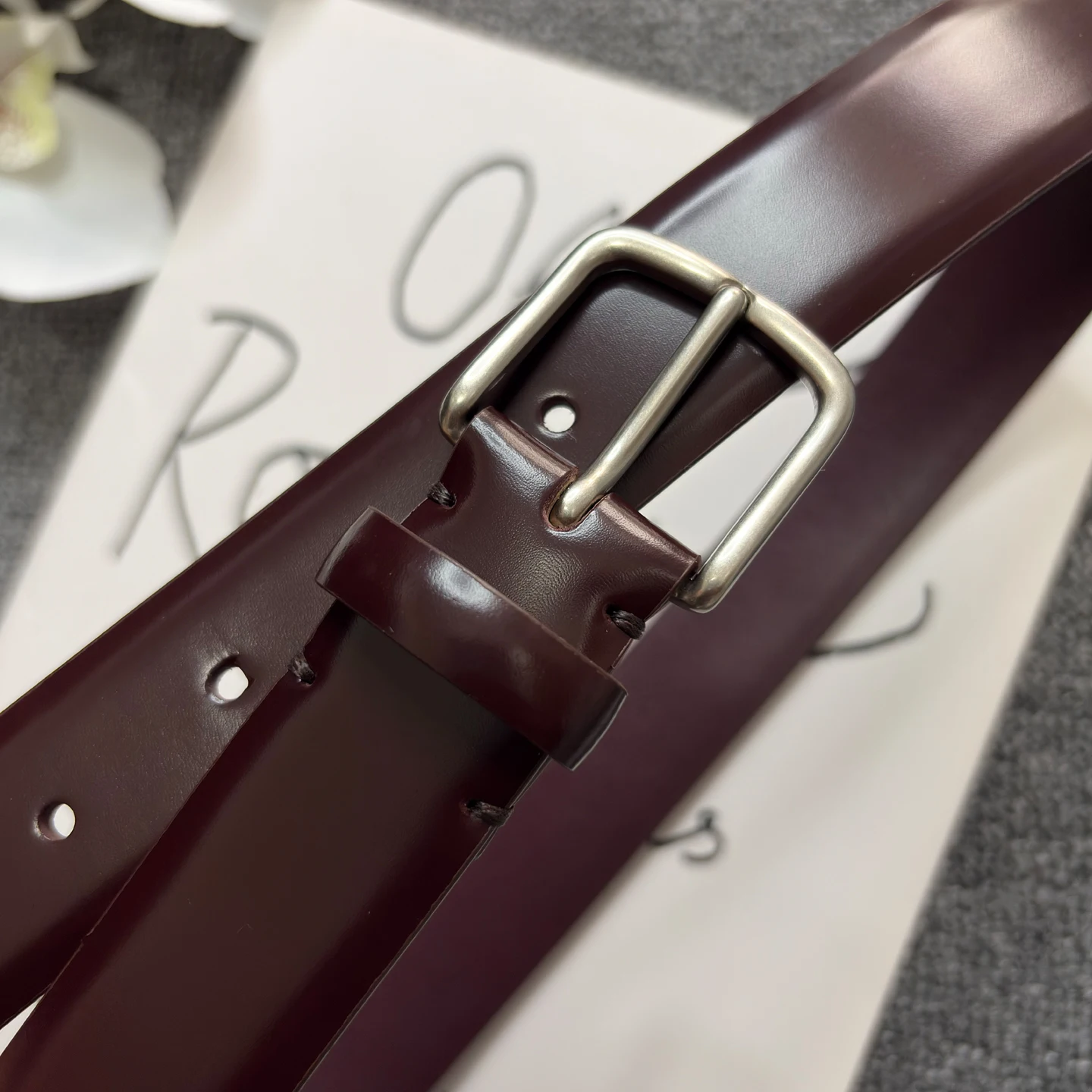牛革シンプルレザーベルト、カジュアル本革レディースベルト、ダークレッドテクスチャパンツベルト