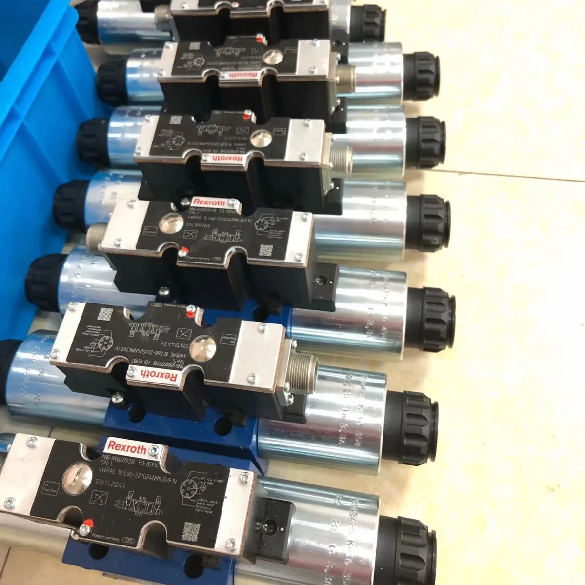 

Rexroth Proportional Directional Valve R900977871 4WRZ10W6-25-7X/6EG24N9TK4/M