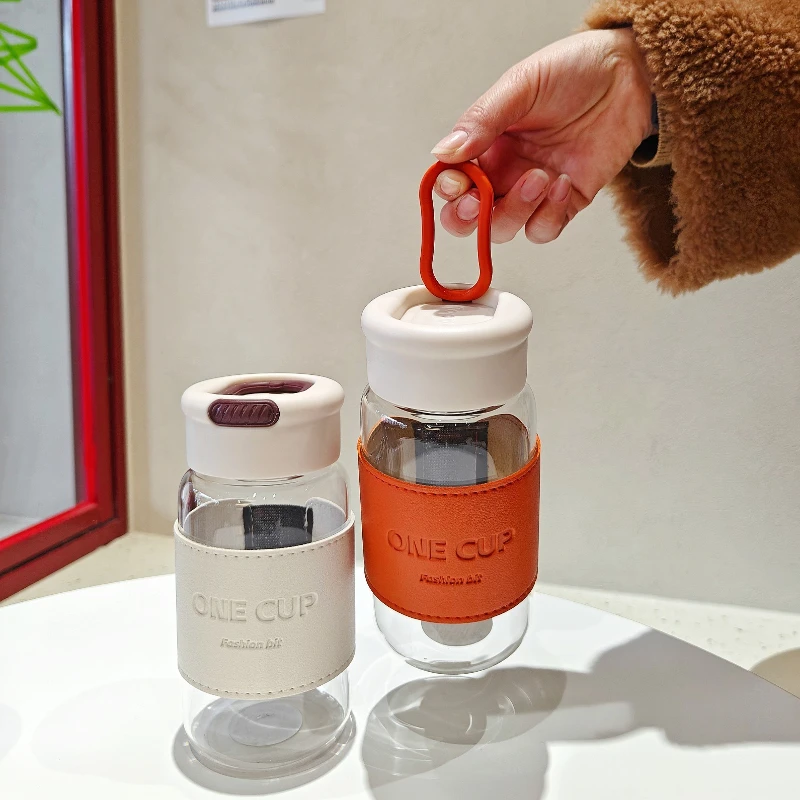 550ml Borosilicate Glass Water Cup with Lifting Rope Portable Outdoor Travel Water Bottle with Anti-scalding Jacket