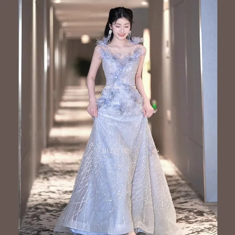 فساتين نسائية زرقاء طويلة لحفلات الزفاف أنيقة مزينة برقبة على شكل حرف v بدون أكمام من التل فستان سهرة فستان حفلات