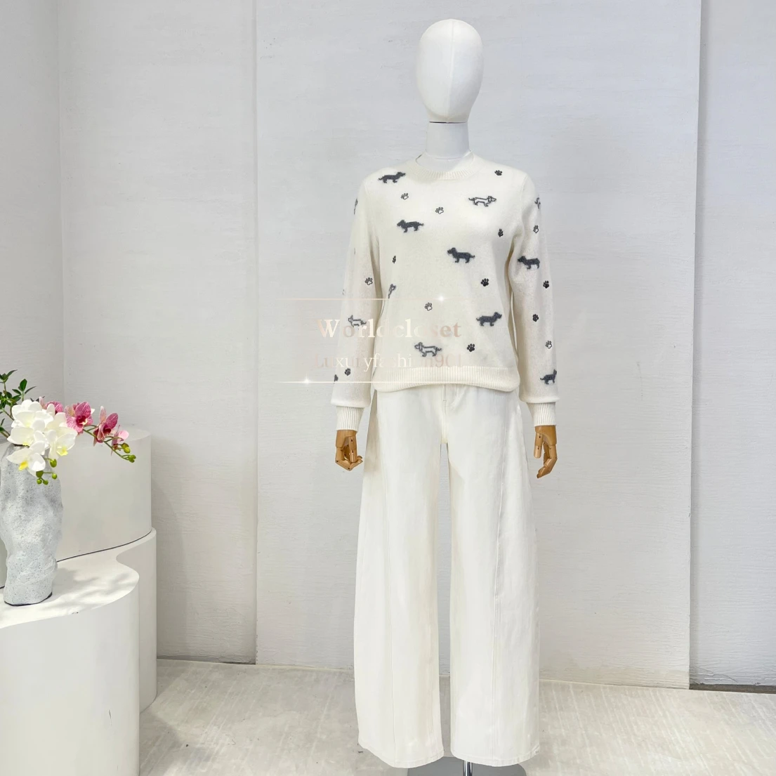 

2025 New White Long Sleeve Puppy Print Sweater Pullover Tops