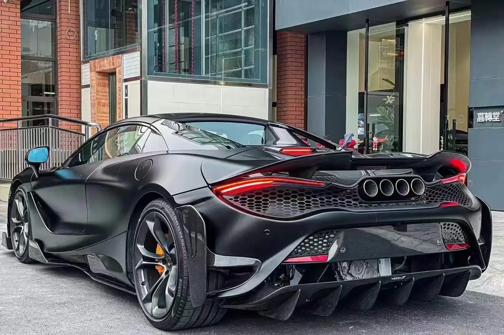 نصف ألياف الكربون قطع غيار السيارات ل ماكلارين 720s ترقية 765Lt طقم الجسم المصد الأمامي المصد الخلفي التنانير الجانبية المفسد ماسورة العادم