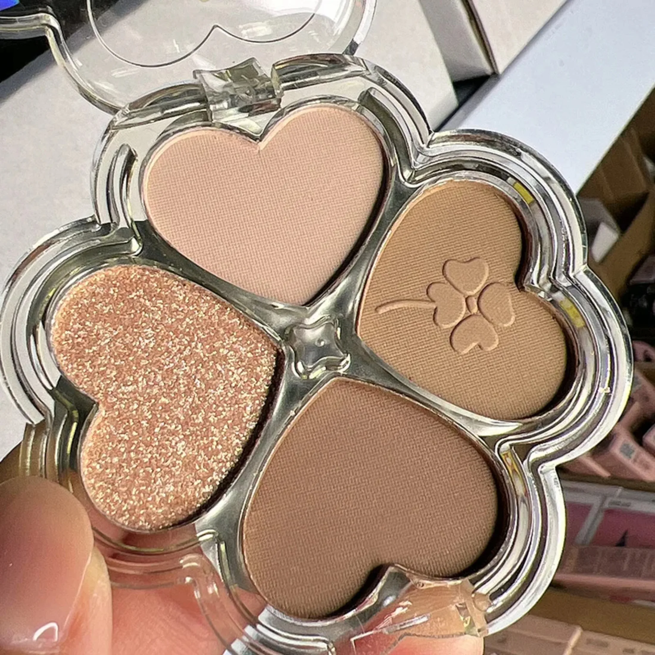 Four Leaf Eyeshadow Palette 4 Colors Eye Shimmer Matte Sequin Pearlescent Highlight Basic Color Scheme Lasting Cosmetics Makeup