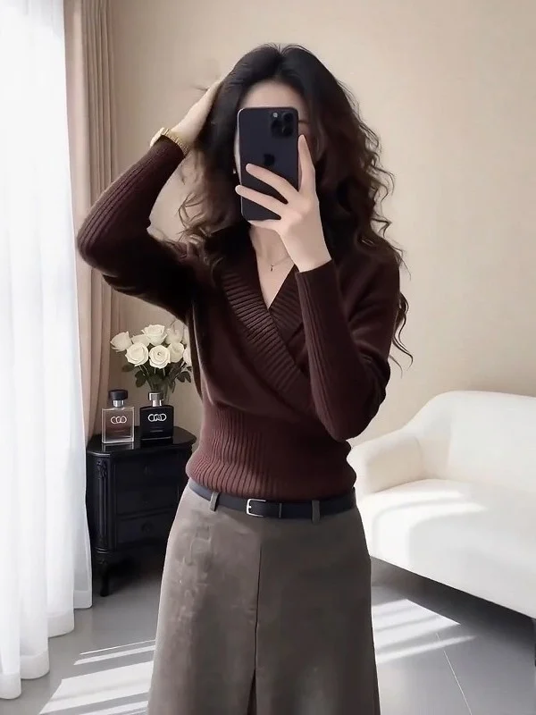 

Korean Sle Coffee Cross V-Ne Knitted Sweater Women Spring Outerwear Slimming Waist Design Inner Match Knitted Base irt Top