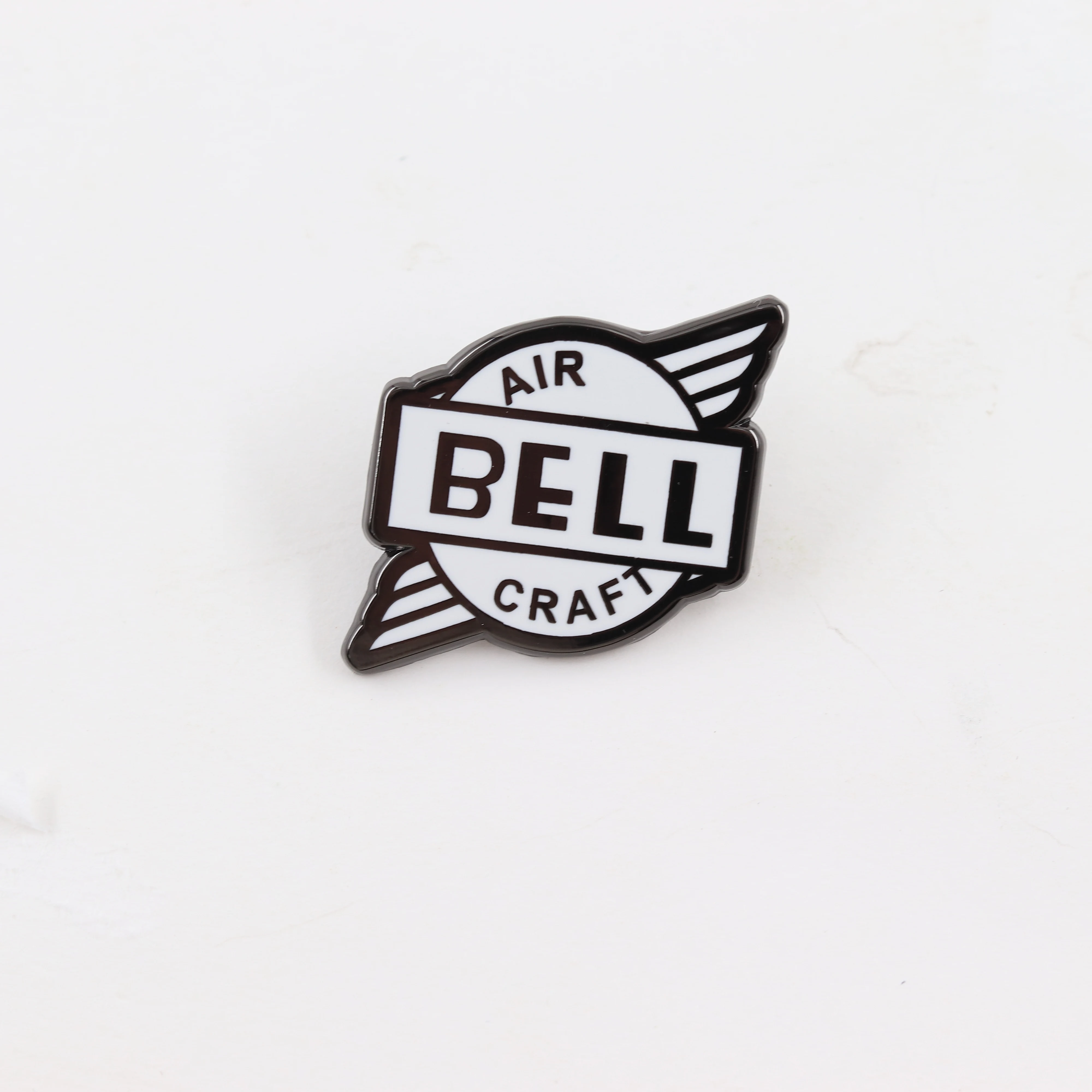 Vintage Bell Flugzeug Emaille-Pin Klassisches Luftfahrt-Logo Brosche Retro Militär Flugzeug Abzeichen Piloten Fluganzug Anstecknadel Historisch – Detail 10