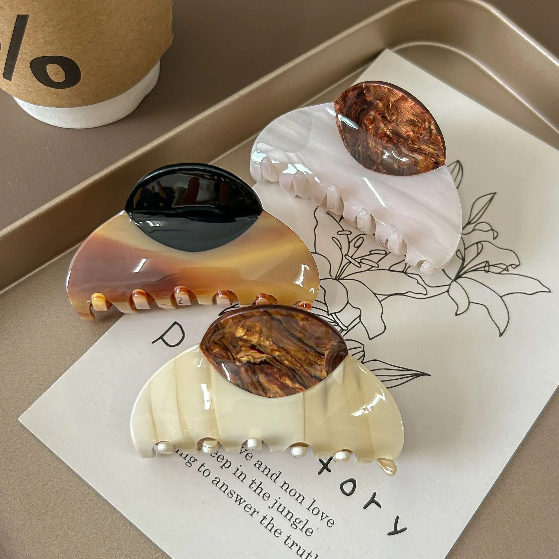 1 Stück mittelgroße, farblich abgesetzte Haarklammer aus Acetat, französisches High-End-Design, Haarklammer für halb aufgestecktes Haar, Haarschere, Haaraccessoire – Detail 1