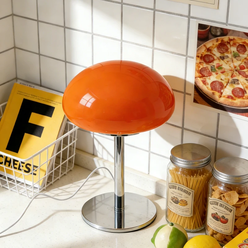 

Кремовая настольная лампа в виде медузы середины века, современная минималистичная версия, высококачественный ретро окружающий свет для гостиной, спальни, прикроватная тумбочка