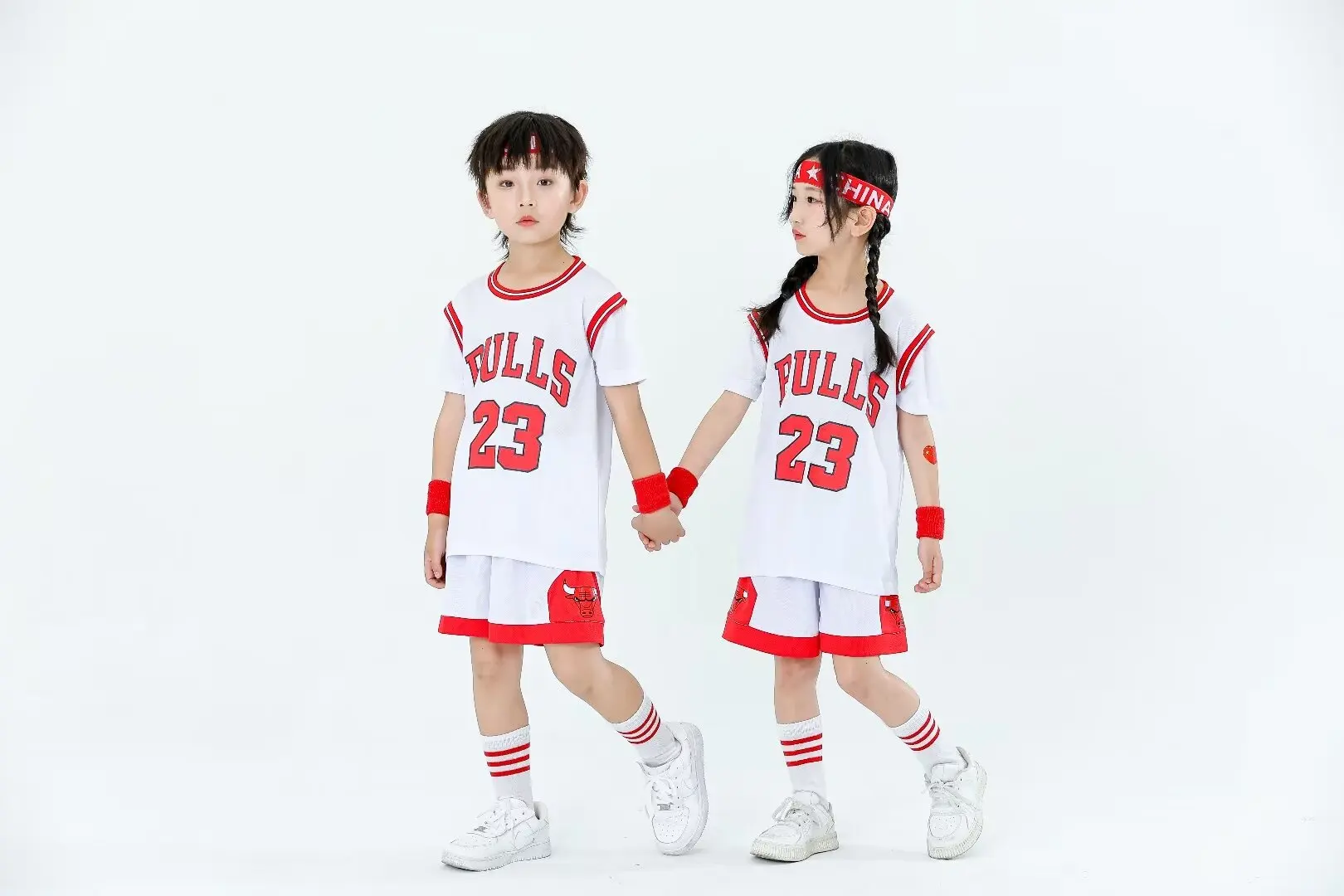 NEW 23/24 boys and girls Basketball Jerseys Fake two-piece children\'s uniform kit primary school training Bull short sleeve