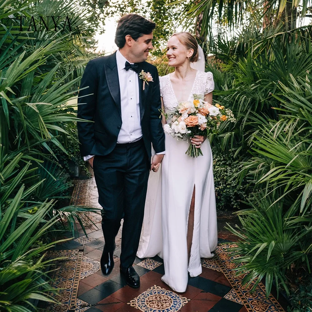 Hochzeitskleid vestido de novia de manga corta con cuello en V profundo, línea A, tren de barrido, vestido de novia suave y de encaje, abertura lateral alta, elegante