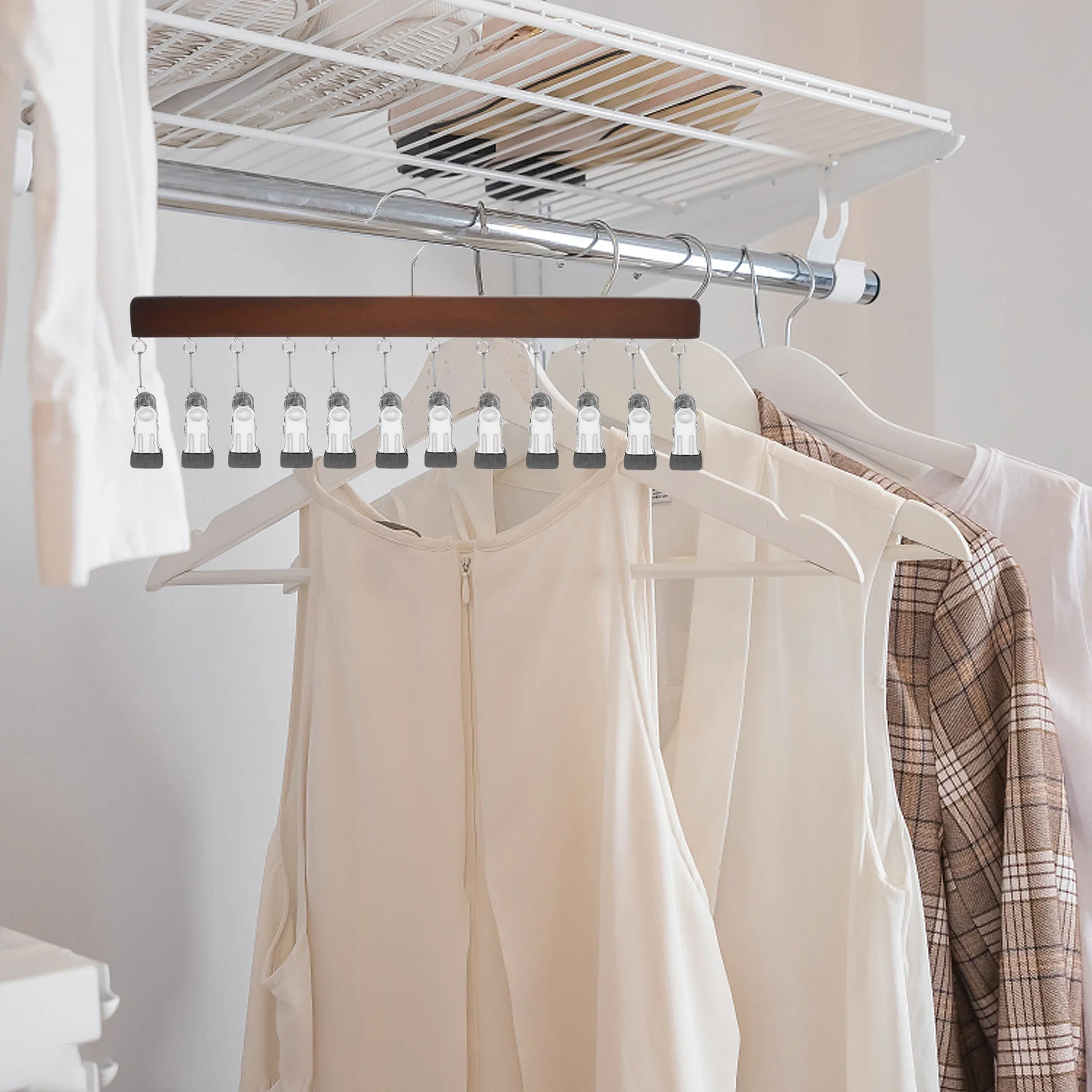 คลิปหนีบไม้แขวนเสื้อผ้า แข็งแรง ทนทาน ทำจากไม้เนื้อแข็งและสแตนเลส อเนกประสงค์ ใช้จัดระเบียบตู้เสื้อผ้า ที่แขวนหมวก ประหยัดพื้นที่