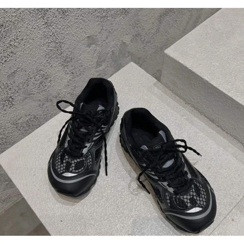 أحذية رياضية كاجوال للرجال مقاس كبير 2025 أحذية ركض عصرية للنساء أحذية مريحة ومسامية مصممة فاخرة للحفلات #3