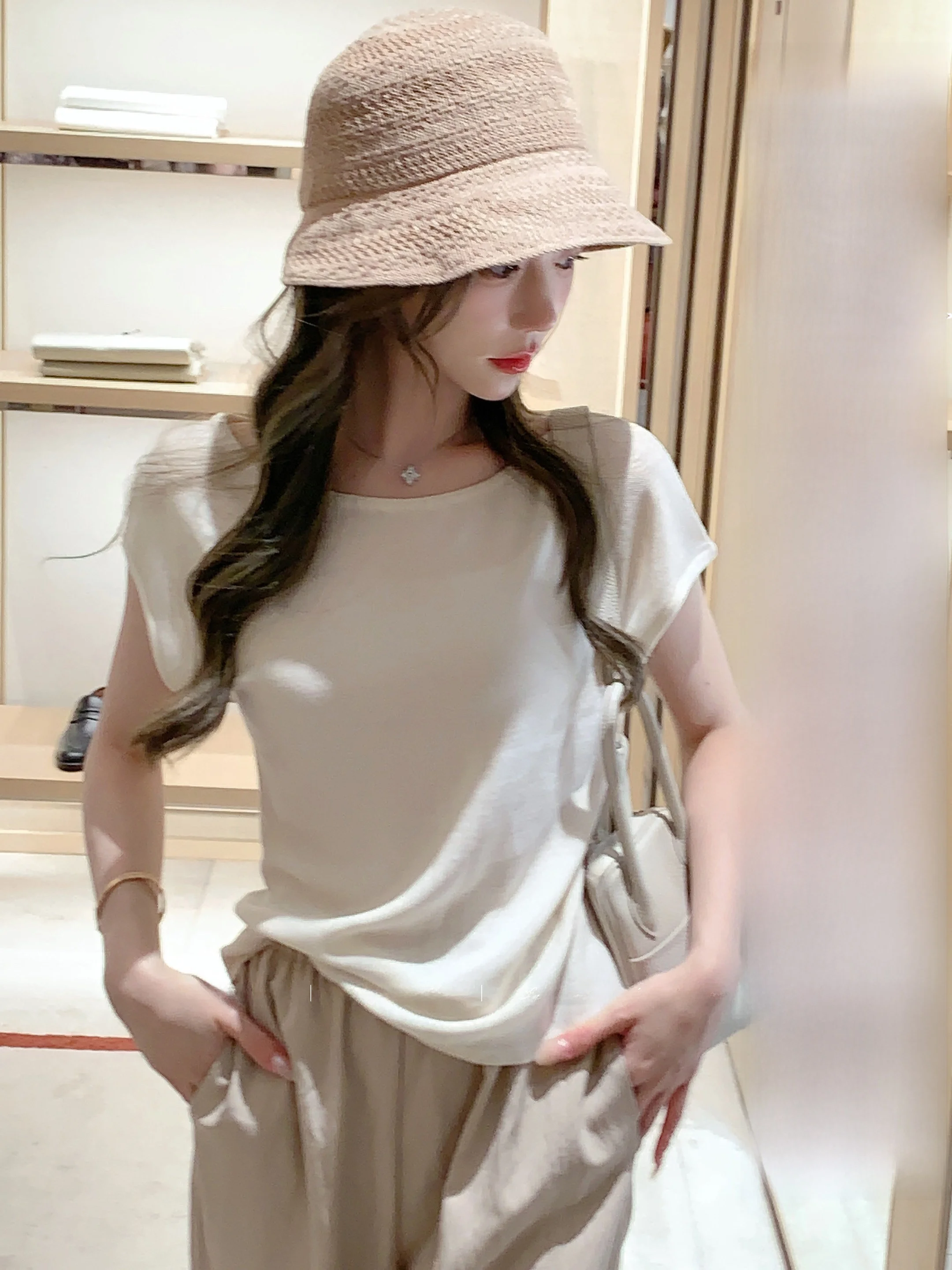 

Женский вязаный топ CSK Cupid Oxygen Sensation Relaxing из шелка и лиоцелла с асимметричным плечом и эффектом легкого бриза