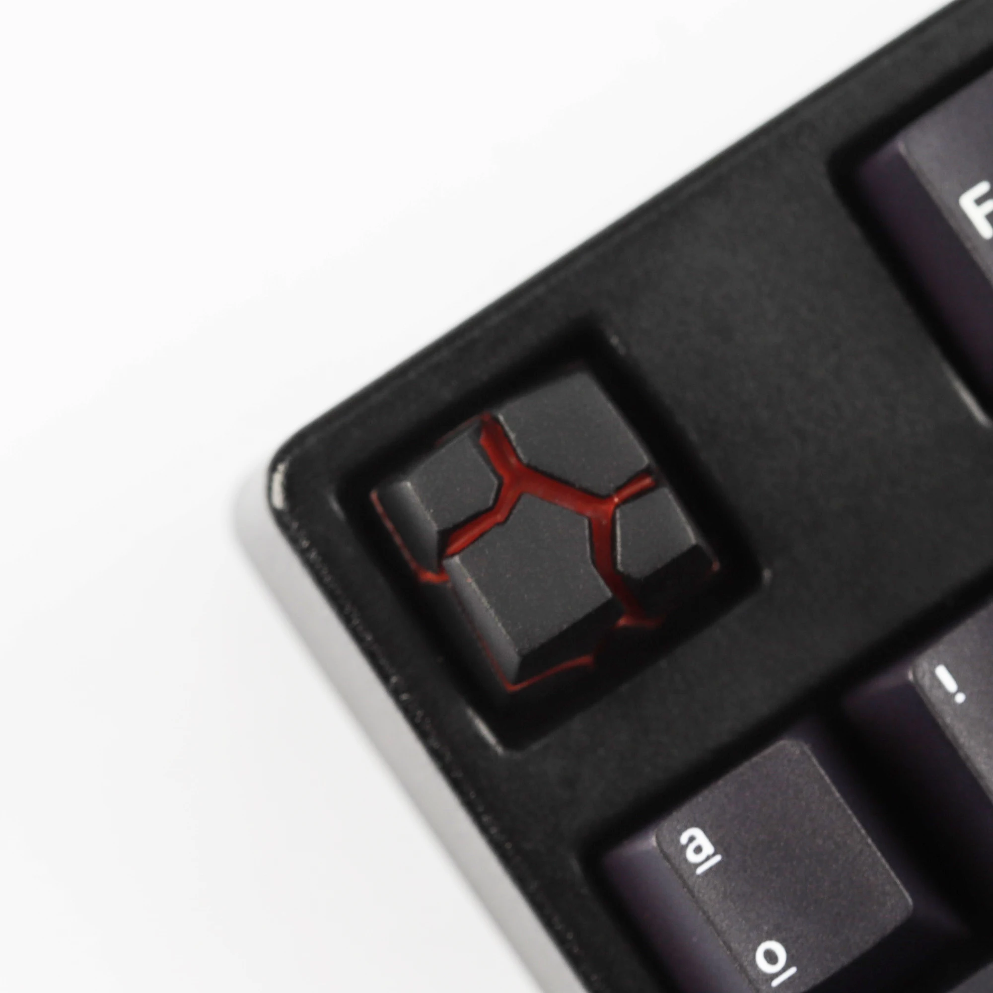 YMDK 1pcs Cool  Rock Crevice Theme Resin Keycaps R4 Esc Key Creative Shine Through Artisan Keycap for MX Mechanical keyboards