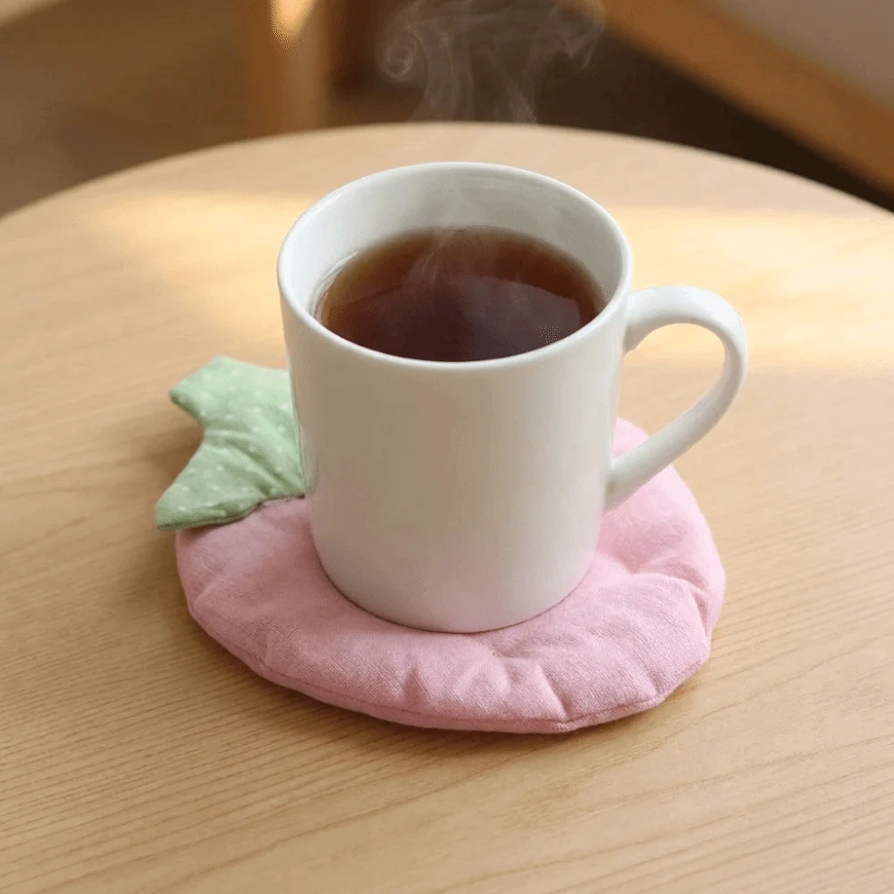 Posavasos con diseño de fresa y lunares, estilo coreano Kawaii, aislante del calor, resistente al calor, lavable, tapete para taza de bebida, accesorios de fotografía