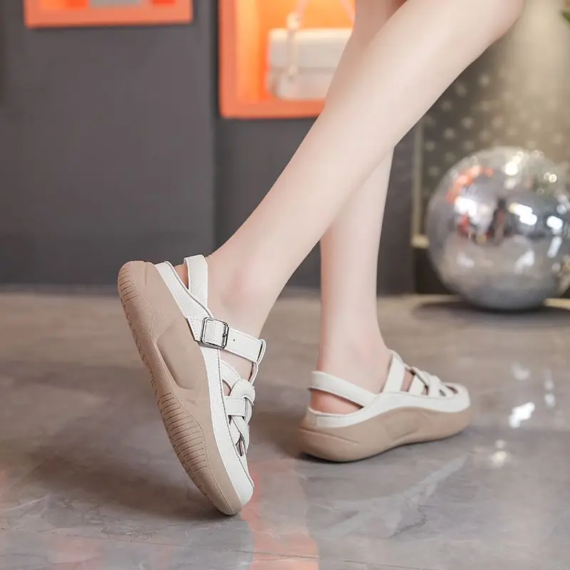 Trendy Baotou Sandals 2025 Summer New Hollow Leisure Breathable Versatile Comfortable Thick Sole Anti Slip Women's Shoes Traf
