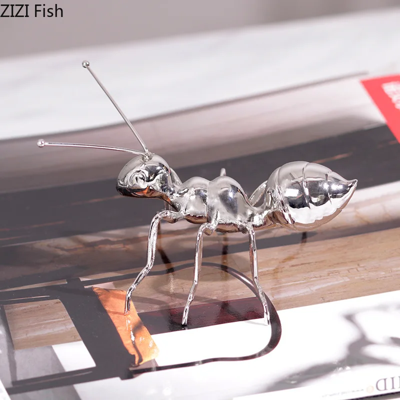 Metal Ant Statue Animal Ornaments Desktop Art Sculpture Crafts Creative Insect Ornaments Decoration Crafts Figurines Miniatures
