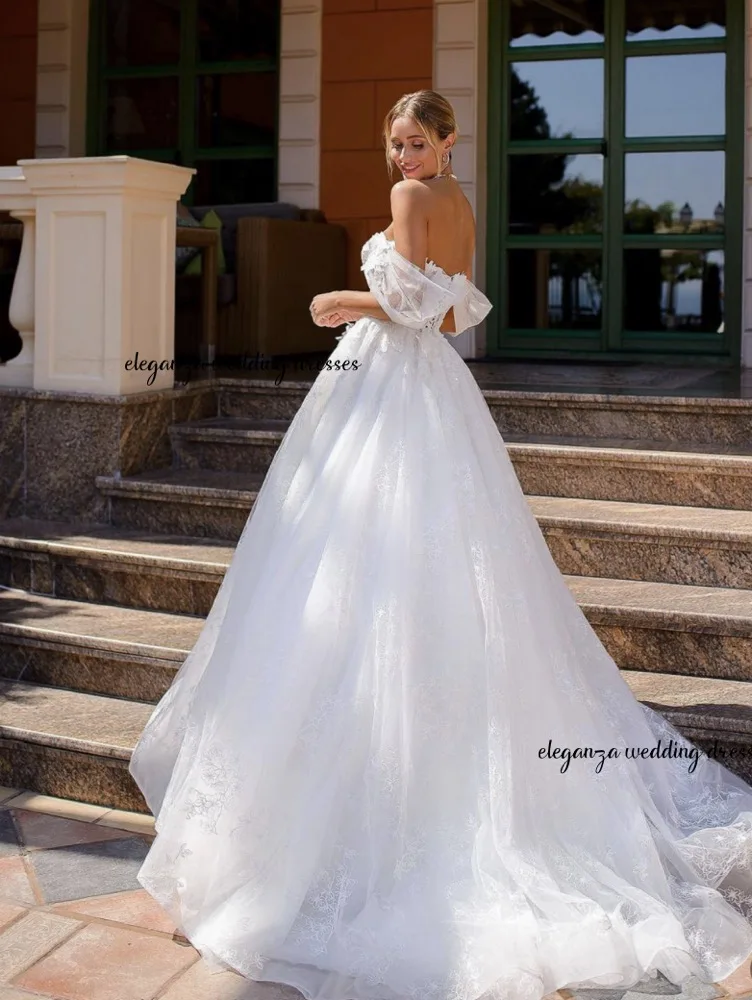 Customized Sexy Boat Neck Flowers Lace Vintage Wedding Dresses Appliques Beaded Court Train Princess  A Line Bridal Gown