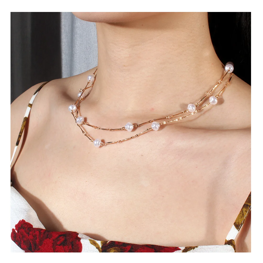 

DIY accessories Retro European and American cross-border fashion accessories, simple personality gold pearl double-layer necklac