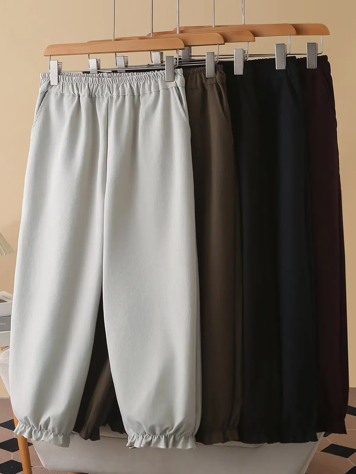 

plus Size Women's Loose Fit Casual Pants Korean Style Slimming Elastic Waist Lantern Bloomer Pants Versatile Straight Leg Tro...