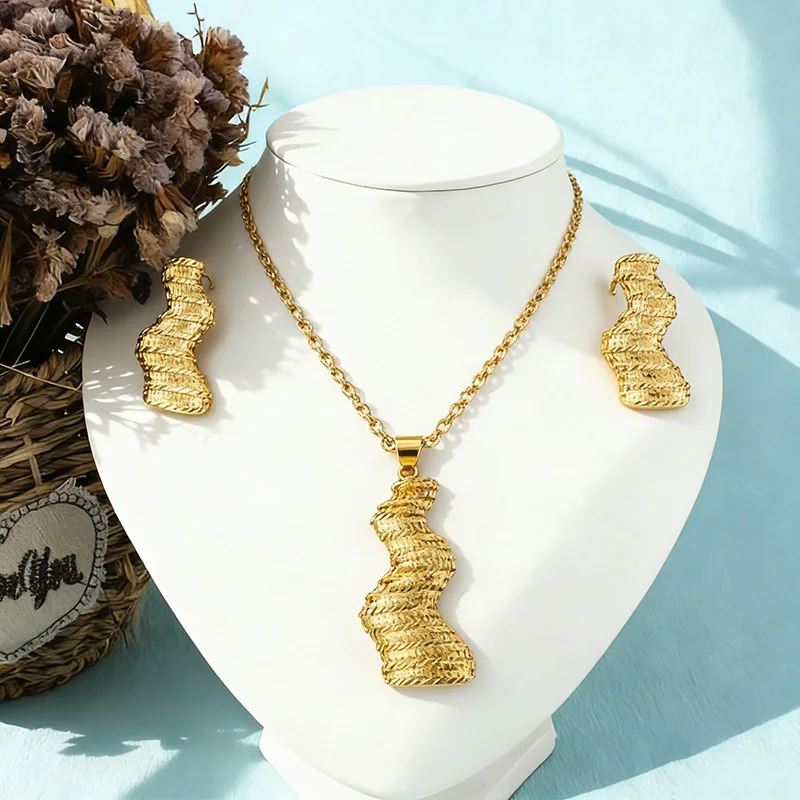 

Dubai Gold Color Jewelry Set For Woman Bridal Nigerian African Long Chain Necklace Earrings Bracelet Ring Jewellery Set
