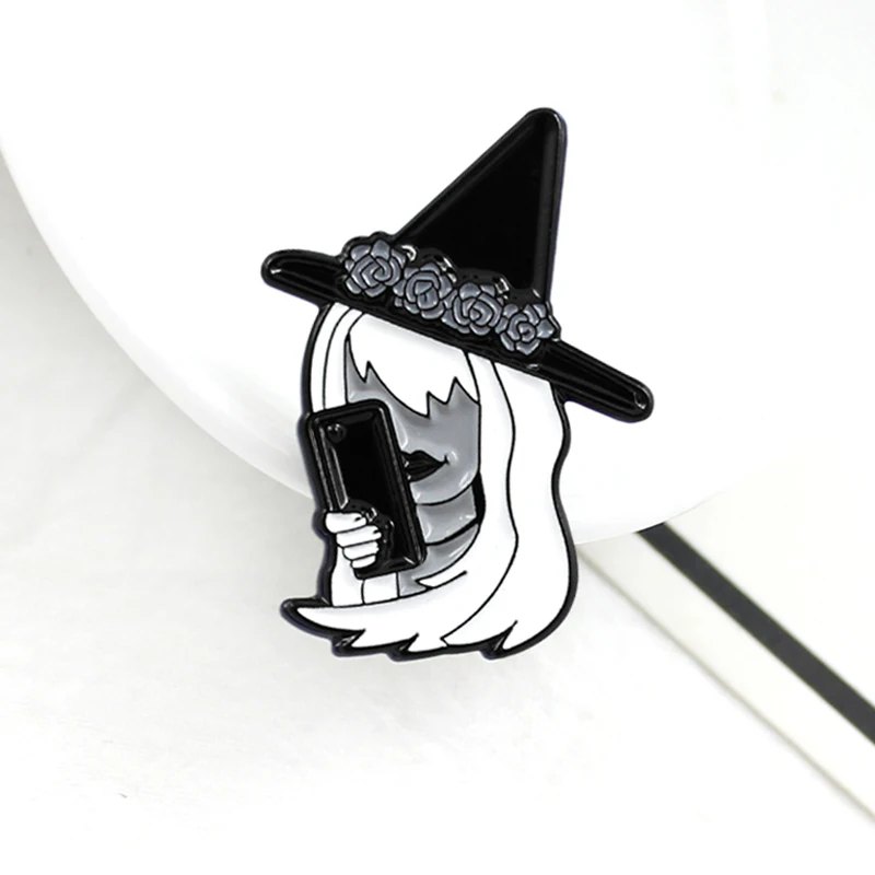 hand talk phone styling personality brooch dark series fashion jewelry Halloween denim clothing jewelry gift White hair witch