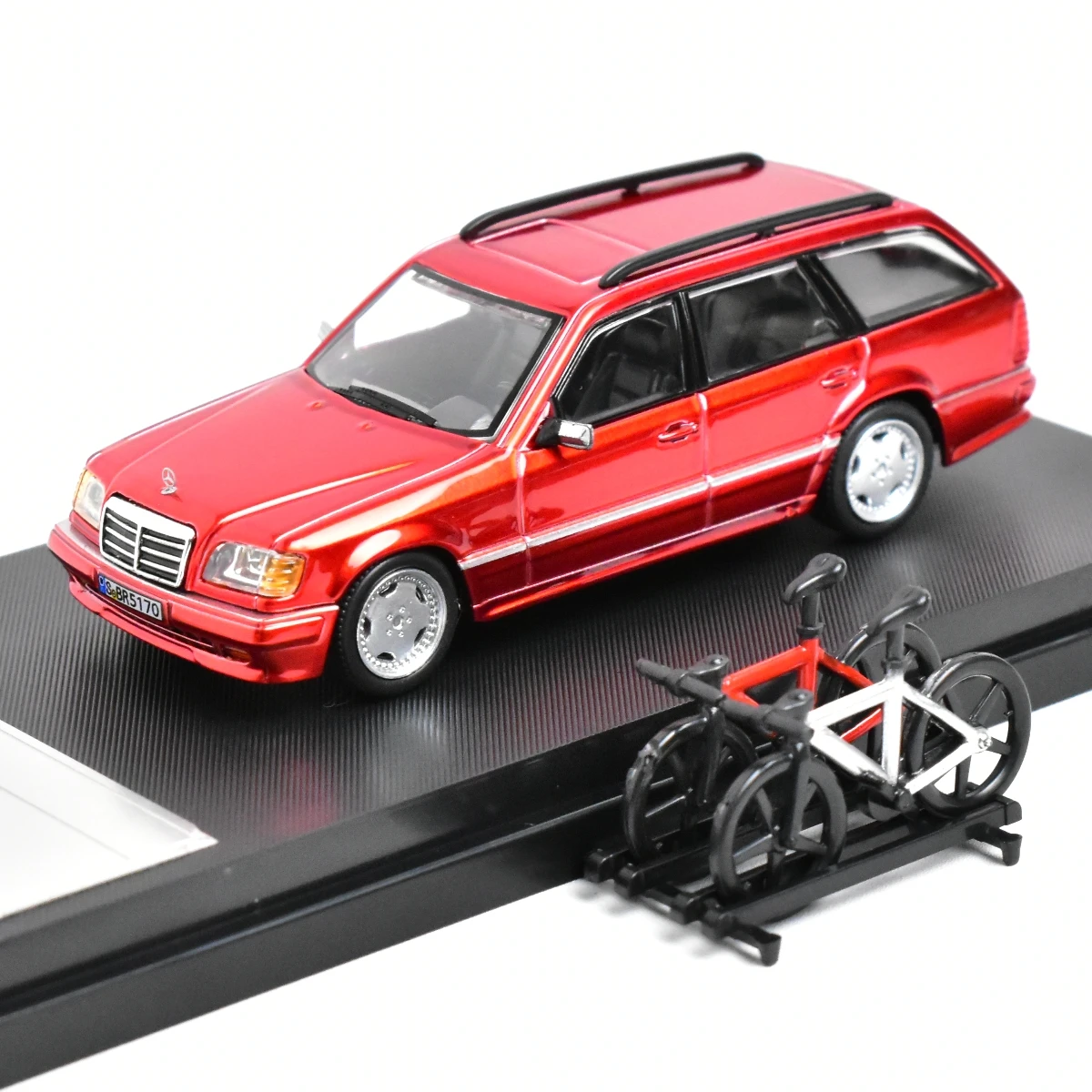 Mortal 1:64  S124 E300 Diecast Model Car