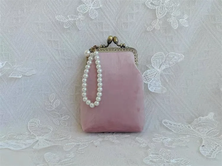 Lost In Vintage 13x9x3cm and Retro Velvet Bag with Decorative Pearl Kiss-lock  Evening Bag Clutch Winter Accessories Woven