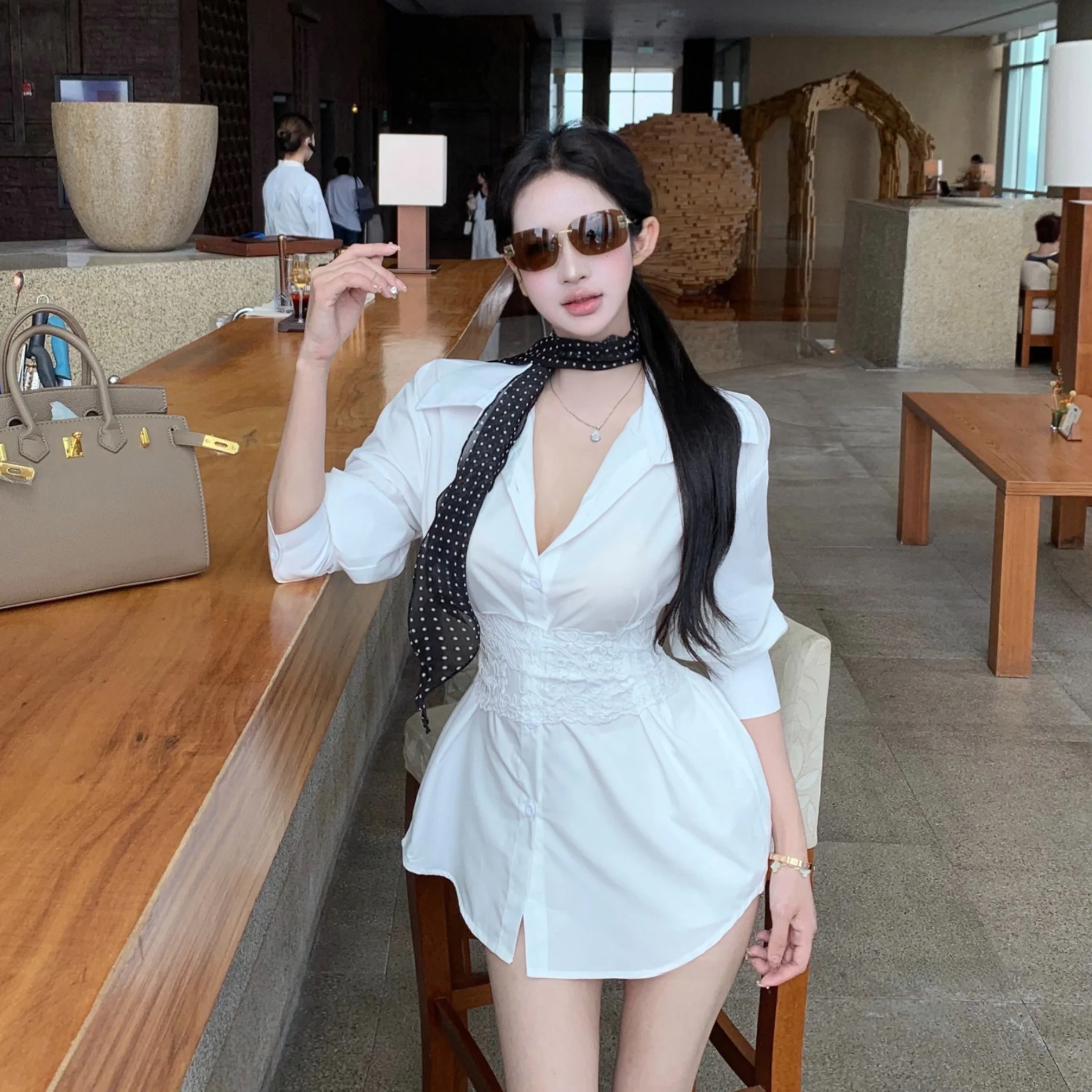 Csa Fena de Manga Longa com Cinto de Renda Retrô, Estilo Novo Outono 2025, Ajustada, Respirável e Confortável, Fabrica...