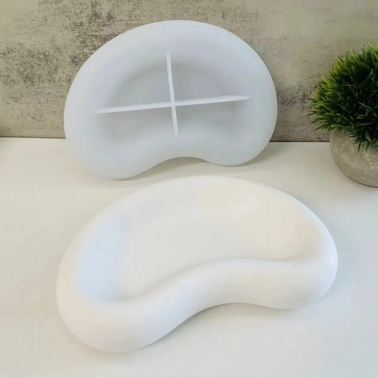 Pea Shape Oval Tray Silicone Mold DIY Handmade Oval Cement Plaster Epoxy Resin Mold Jewelry Display Panel Mould