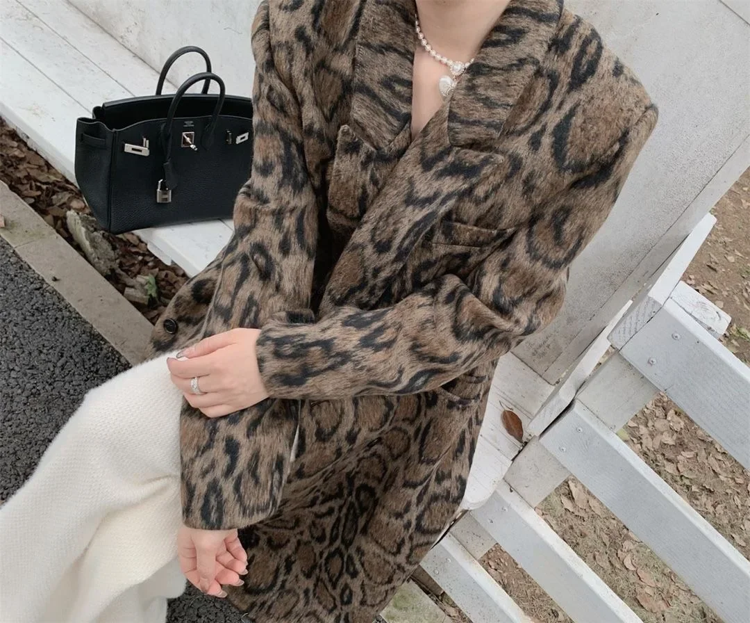 Double-breasted leopard print suit woolen coat for women 2024 winter new style loose silhouette mid-length woolen coat trendy