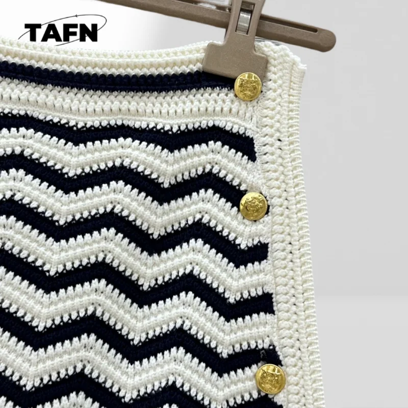 تنورة صيفية محبوكة بنمط مموج باللونين الأبيض والأسود: مجموعة تنورة نسائية كاجوال مع TopAG3119 عصري