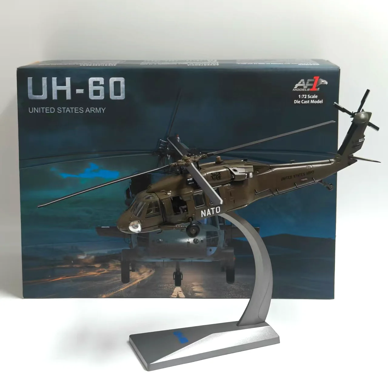 

Литой под давлением AF1 масштаб 1/72 армия США UH-60 Черный ястреб вертолет модель автомобиля из сплава Коллекционная игрушка в подарок сувенир дисплей орнамент