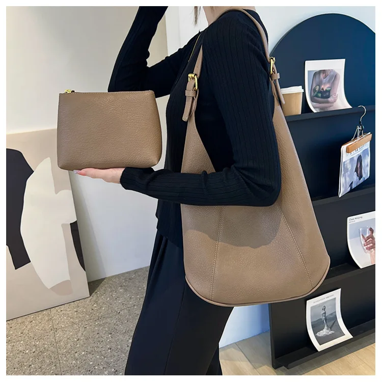 Grande Capacidade Sub-mãe Saco Mulheres Commuter Bolsa de Ombro Elegante Simples Textura PU Tote Bag