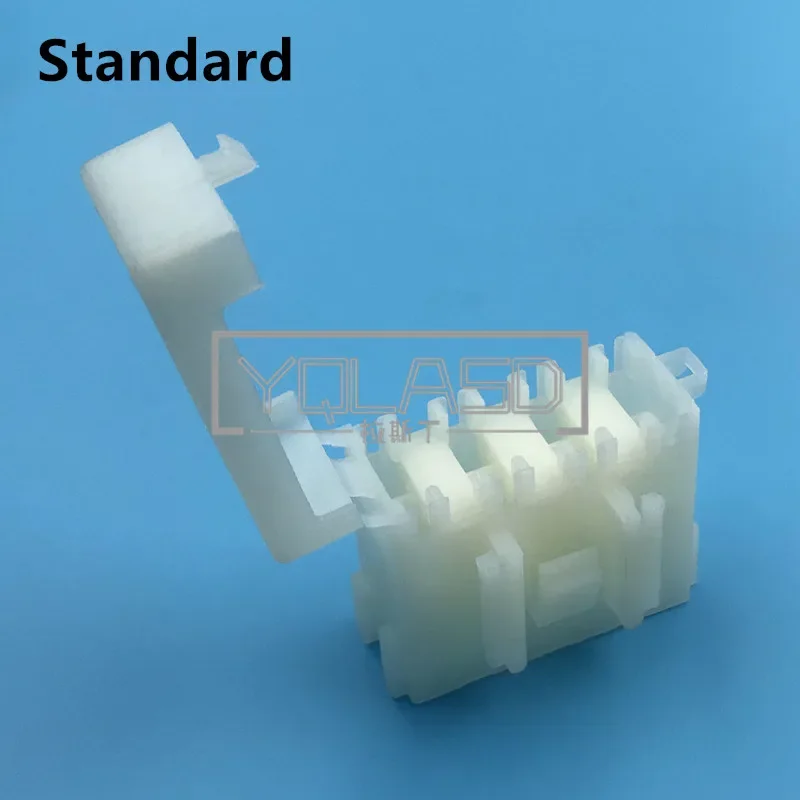 

4-контактный BX2041, средняя автомобильная розетка, автомобильная сборка переменного тока, пластиковый корпус, блок предохранителей с 8 клеммами для предохранителя, средний держатель предохранителя