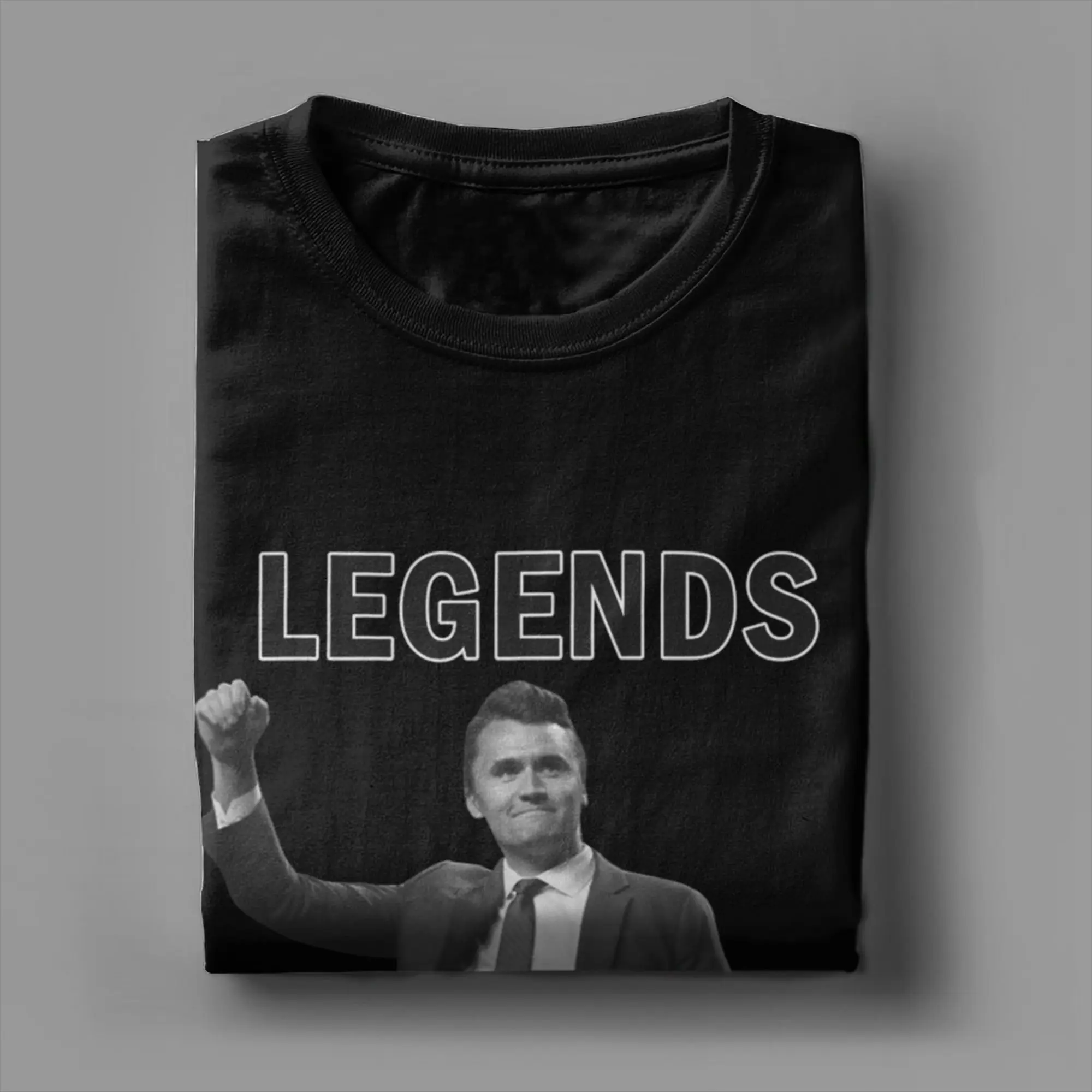 تي شيرت غير رسمي شاطئ تشارلي كيرك ليجندز لا يموت أبدًا تي شيرتات عصرية تي شيرت قطني للرجال Y2K مطبوعة كم قصير تي شيرت