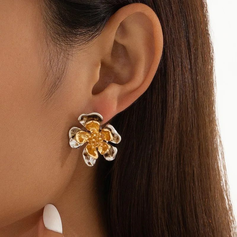 

Vintage Flower Earring Women French New Fashion Irregular Metal Gold Silver Daisy Women's Earrings Trendy Jewelry Accessories