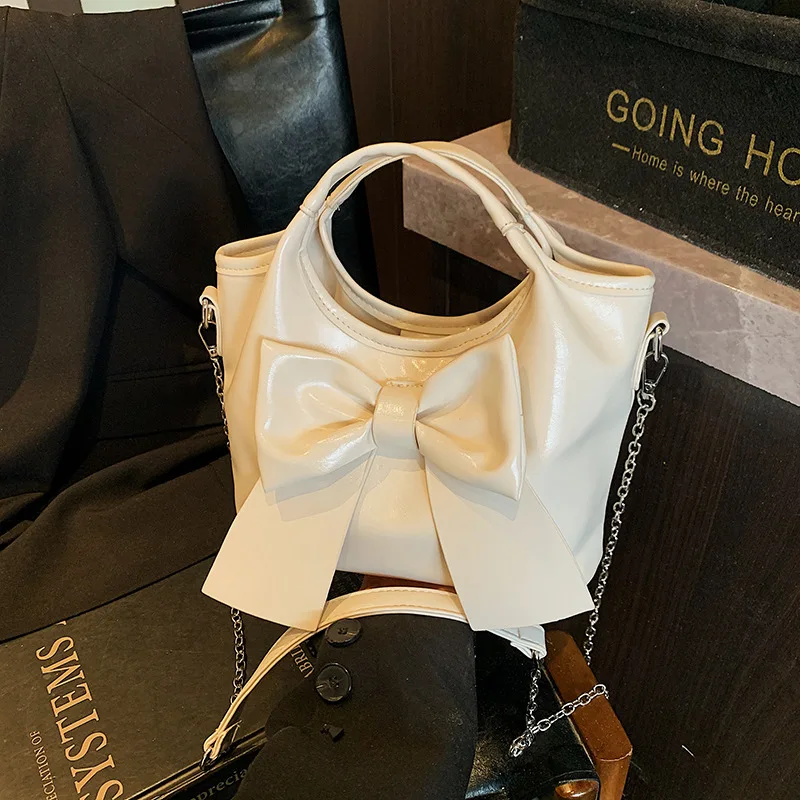 

2025 SS Women's Spacious Bow Bucket Bag Luxury Top Handle Crossbody Vintage Versatile