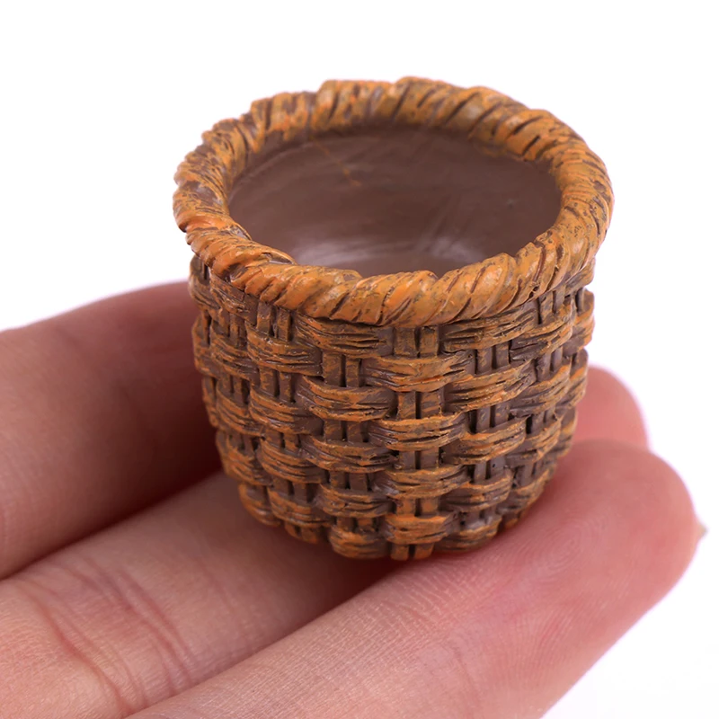 1/12 nette Dollhouse Rattan Eisen Rahmen Rahmen Hand-woven Mini Gemüse Lebensmittel Lagerung Korb Puppen Miniatur Dekoration