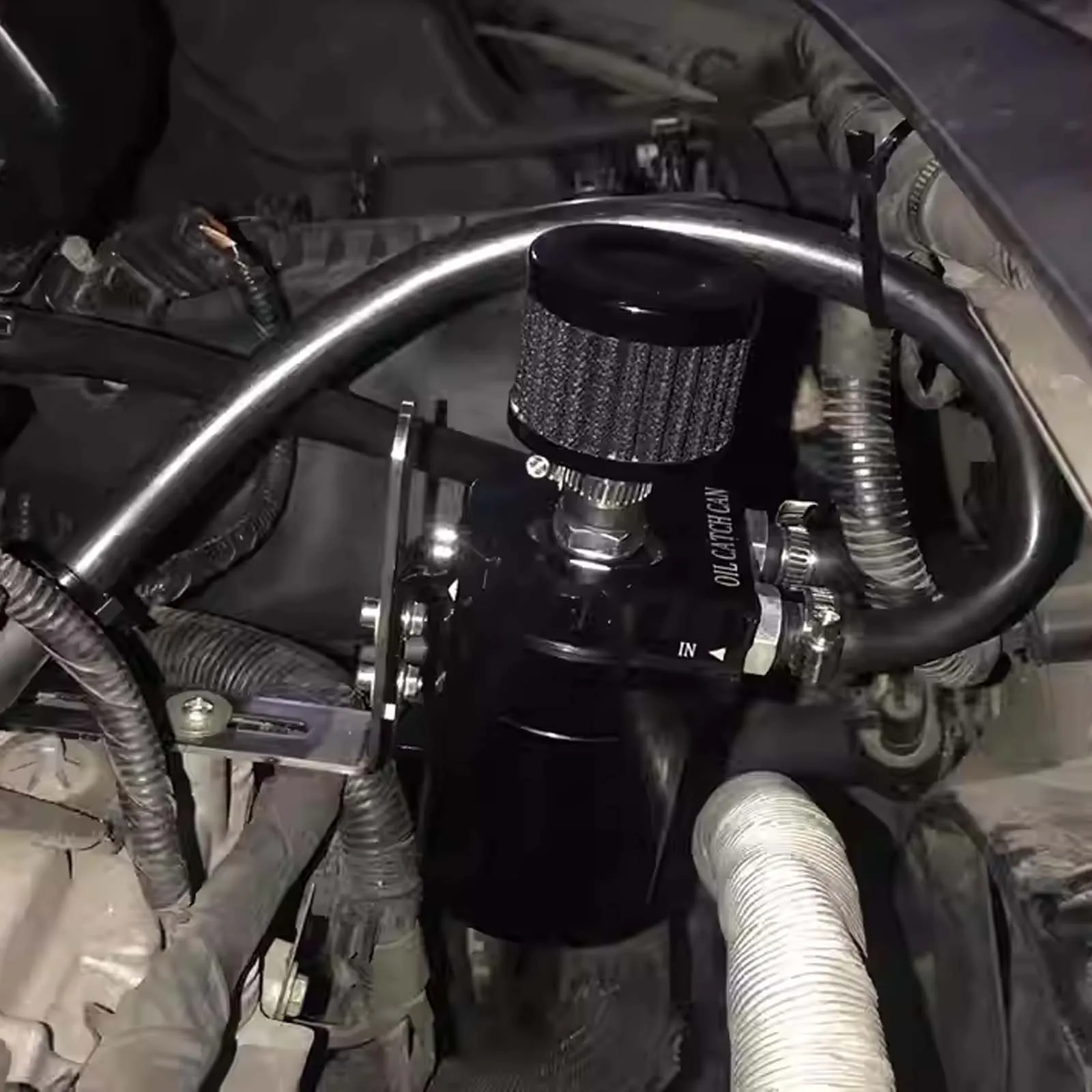 750mL Universal Aluminum AN10 Baffled Oil Catch Can Exhaust Reservoir Tank with Breather Filter Baffled Kit Fuel Tank