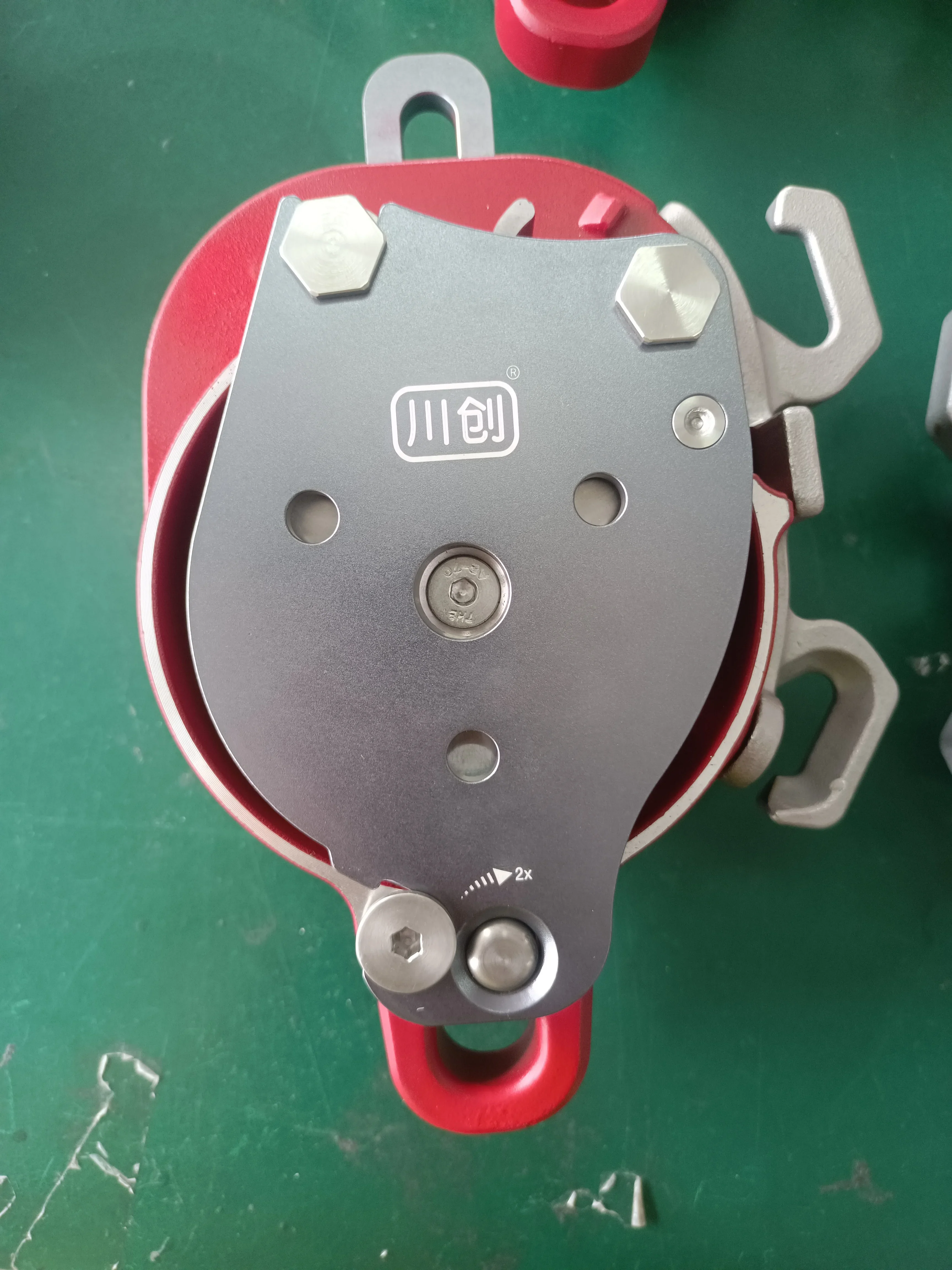 

Fall Protection Arrester 200KG Hand Drill Driven Ascending Descender Electric Hoist Rock Climbing Aerial Lifesaving Equipment