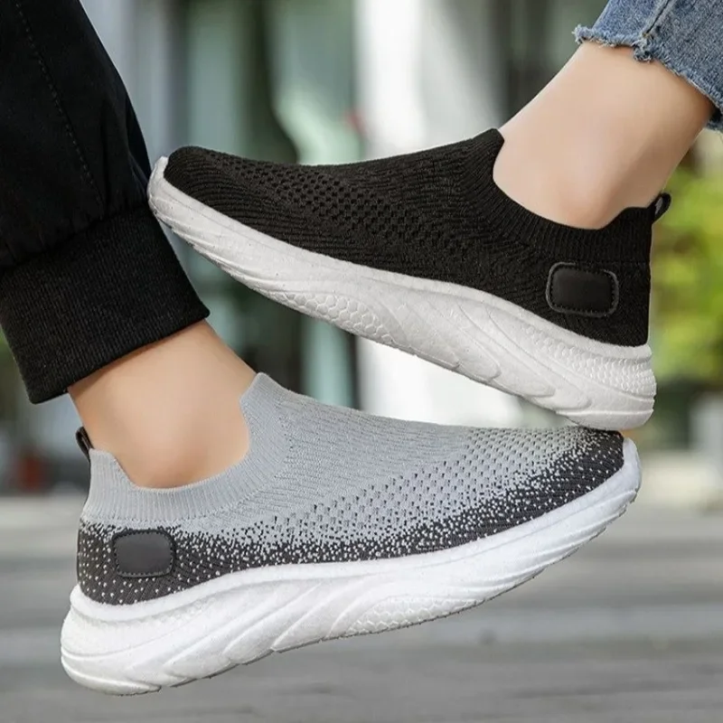 New Fashion Soft Sole Non Slip Light Running Sneakers Casual Man Shoes Outdoor Mesh Breathable Tennis Shoes Zapatillas De Hombre