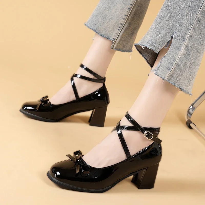 Mary-Escarpins à essence noirs pour femmes, chaussures à talons hauts optiques, chaussures Lolita Square Parker, chaussures en cuir pour femmes, fête de la mode, printemps, nouveau