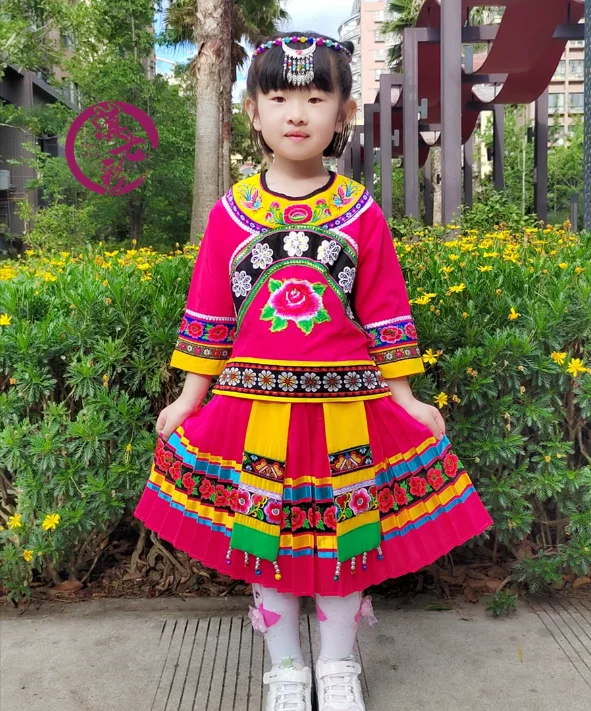 

Chinese Hmongb Girls Dress Miao Embroidery Dance